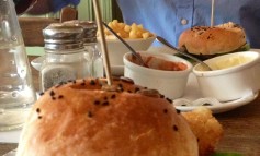Review: Marlborough Tavern Burgers