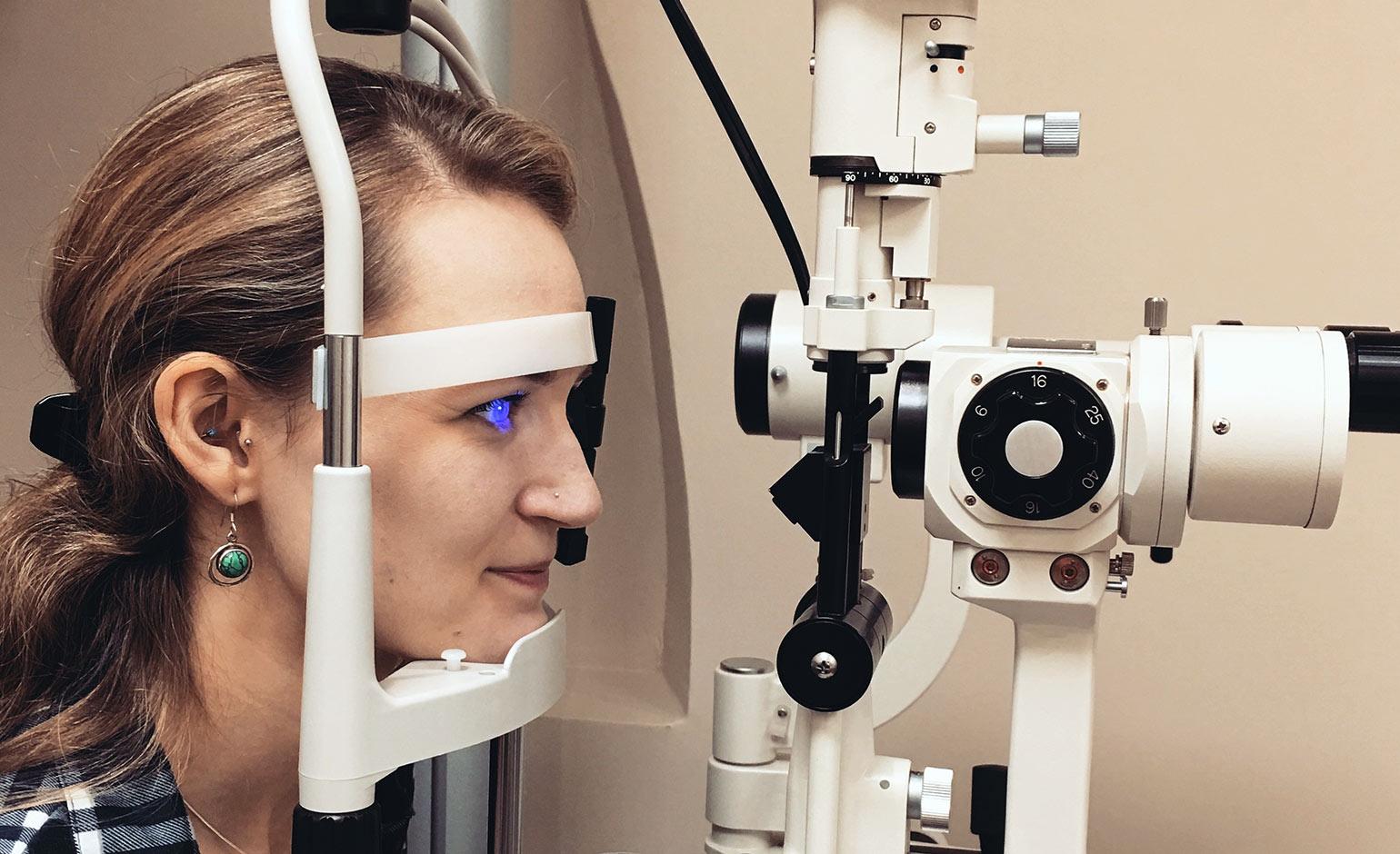 Bath optician unveils new innovative sleepbased vision correcting