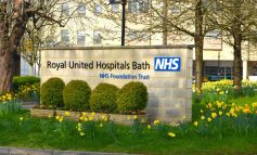 Festive cheer for patients thanks to hospital’s Musician in Residence