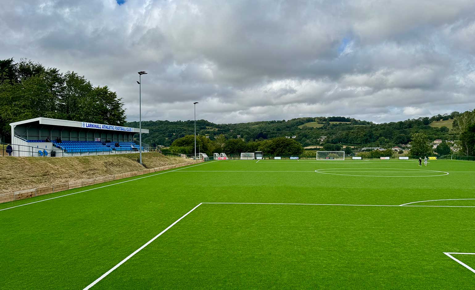 Larks travel 700 miles and take four points from possible six