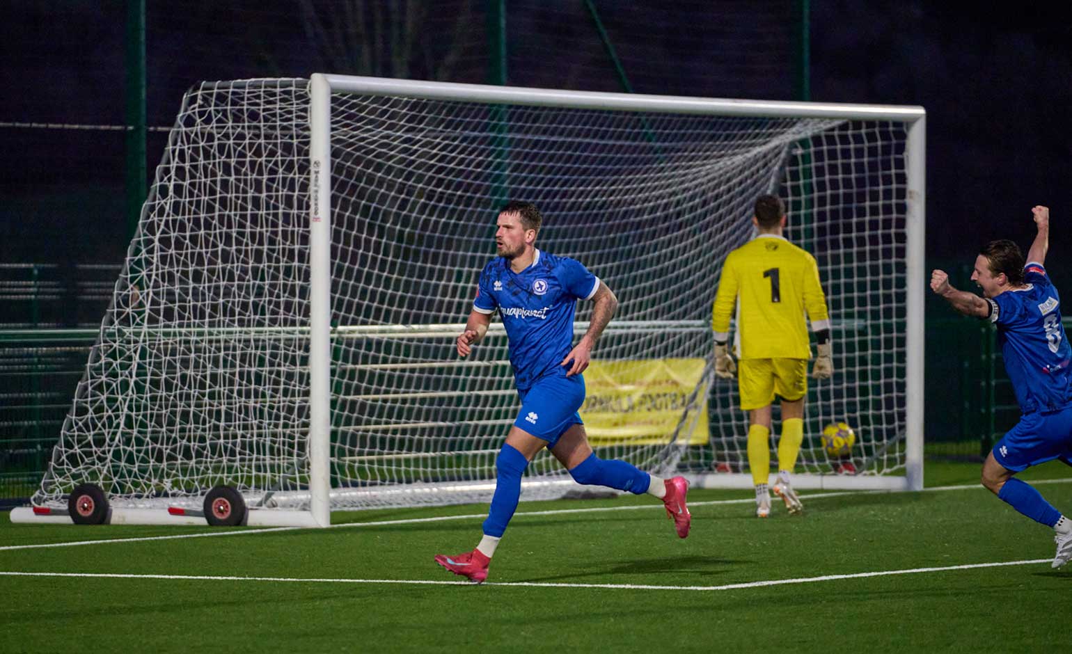 Famous five for Larkhall as Durbin masterminds another victory