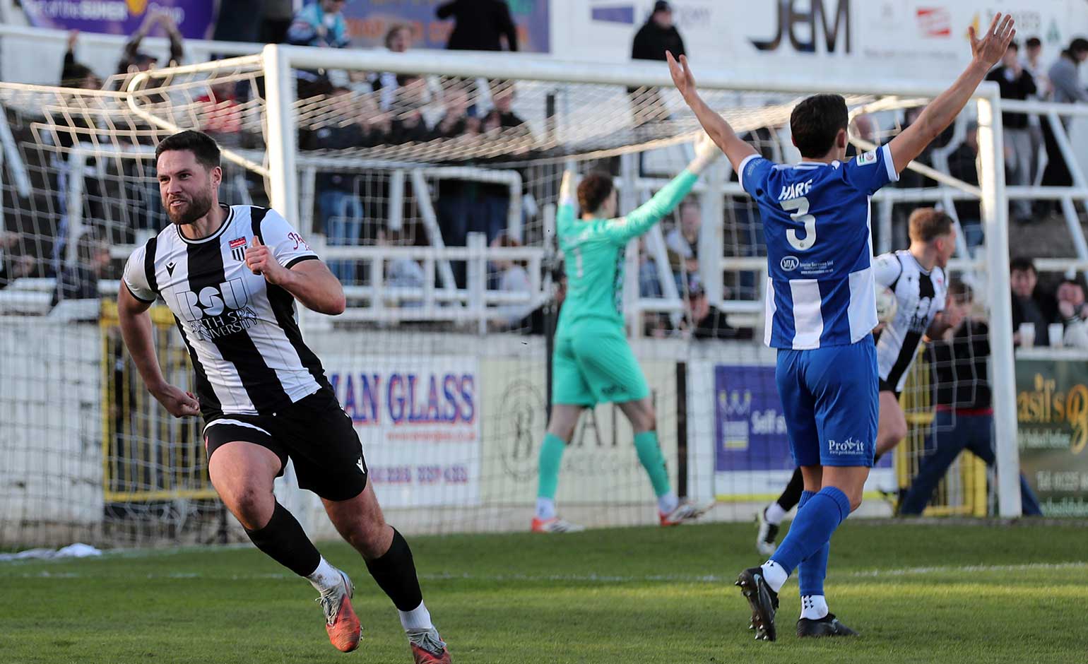 Kendall hails fans after Romans battle back for precious point